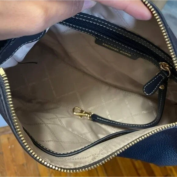 Michael Kors crossbody bag - Picture 4 of 7